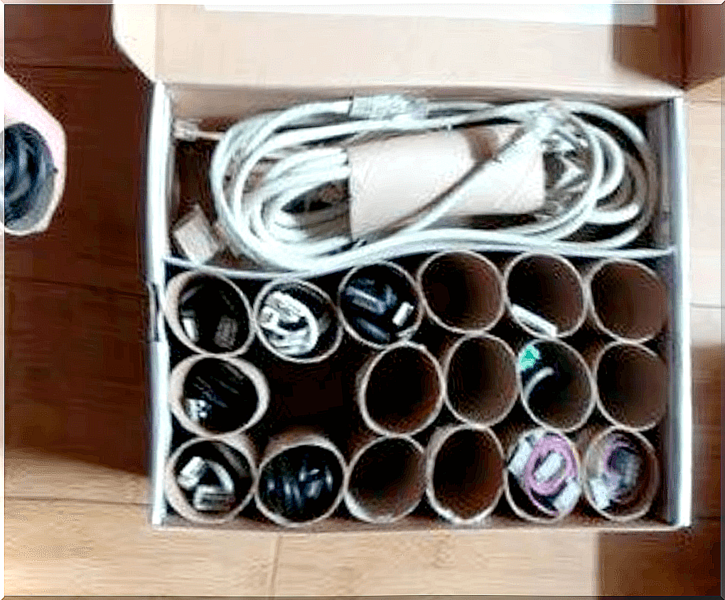 Recycle organizer with cardboard tubes