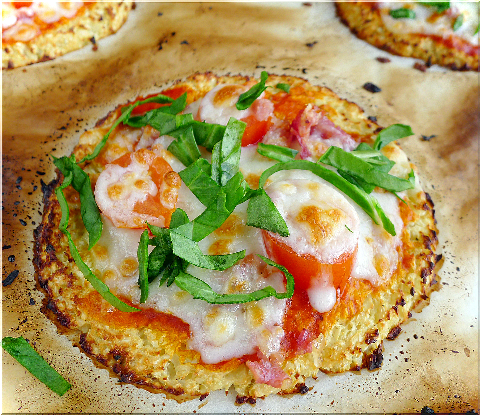 vegetable cauliflower pizza