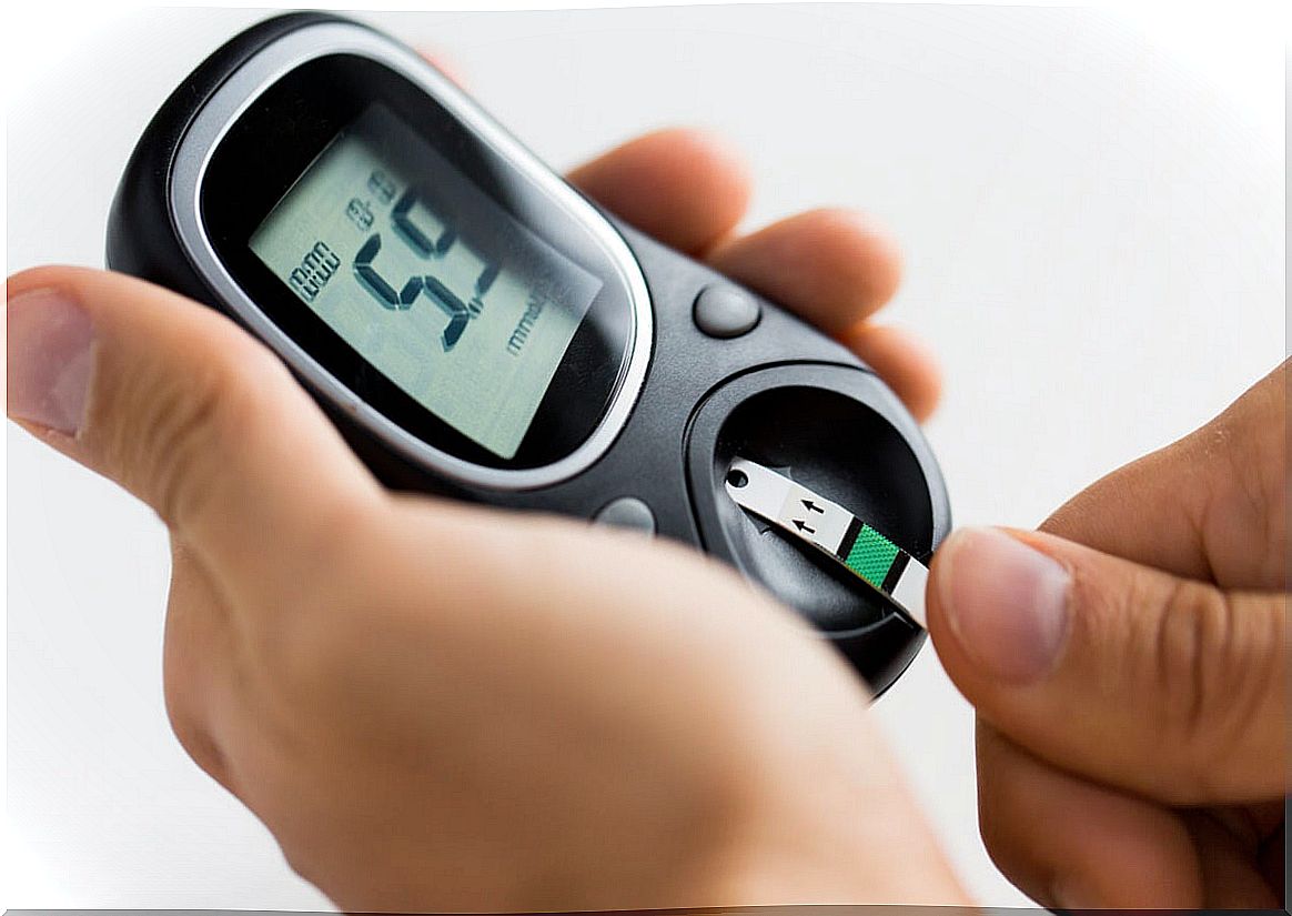 Blood glucose measurement after consuming sugar.