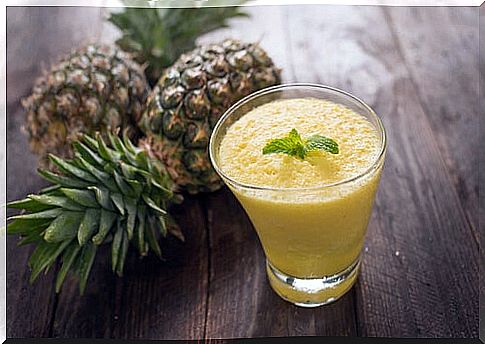 pineapple to cleanse the colon