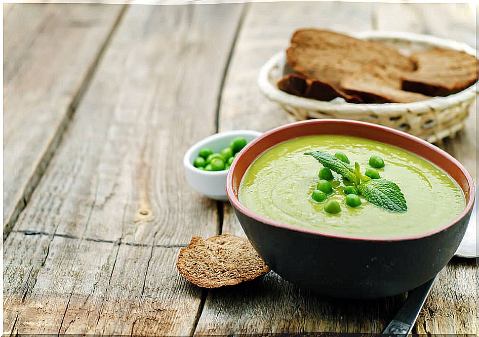 Oatmeal and pea soup