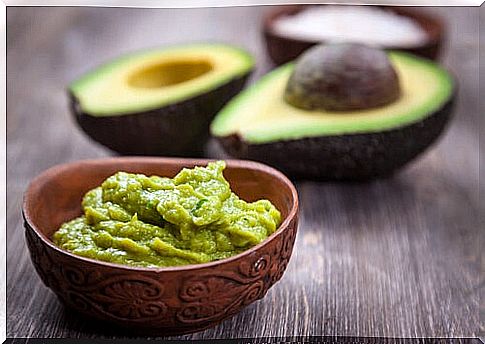 How to prepare this avocado and aloe vera mask