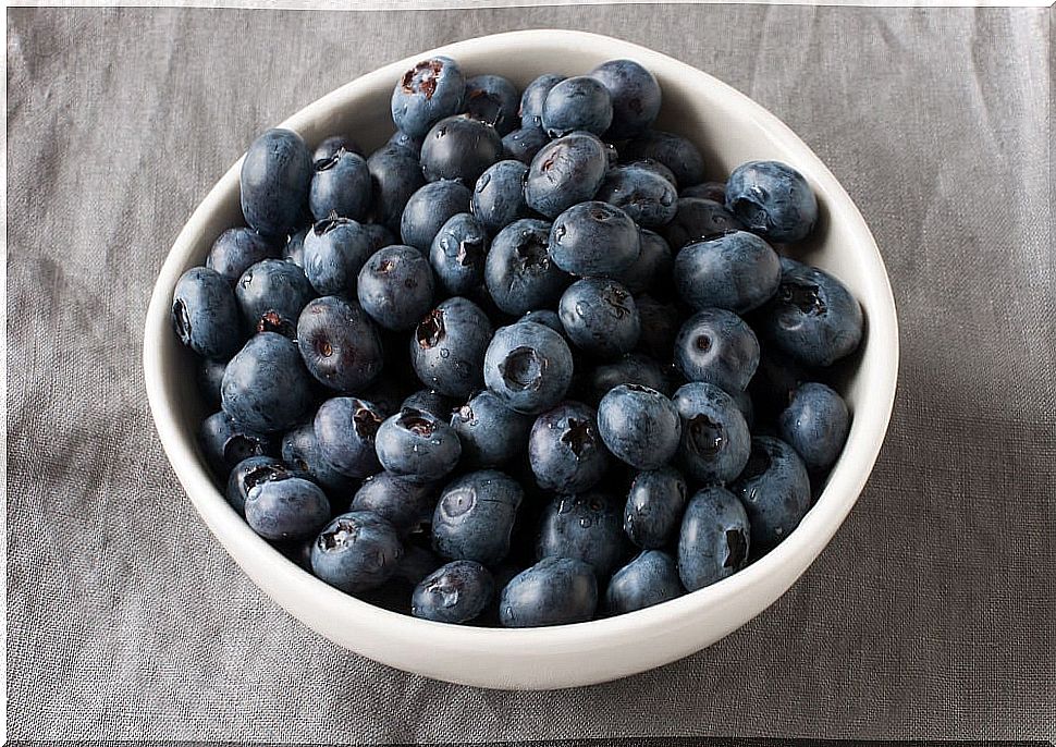 Blueberries are a food that can help supplement a balanced diet.