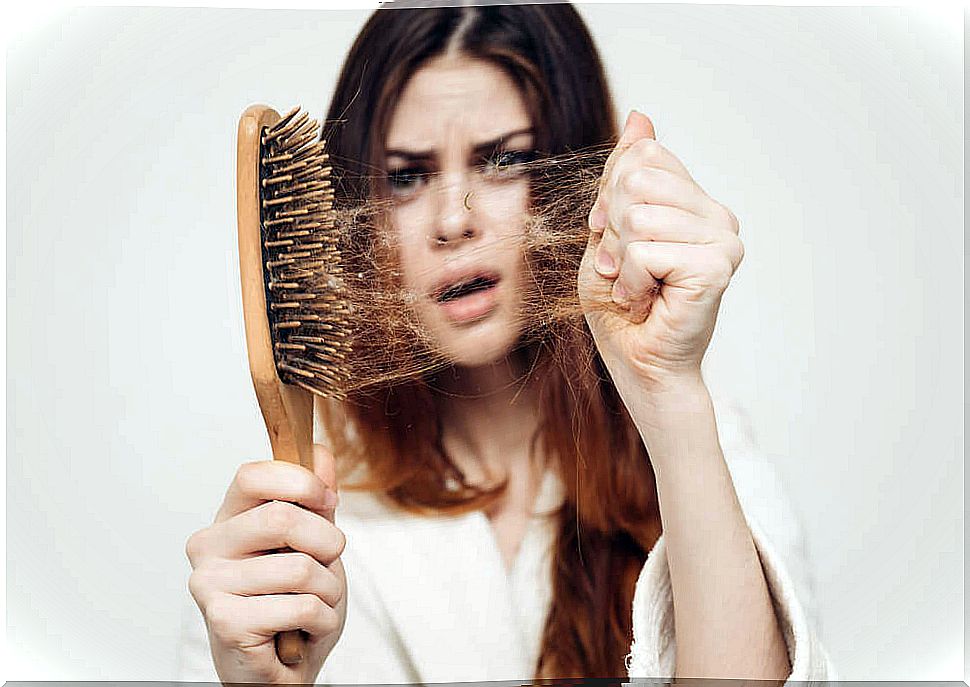 Reasons why your hair may be falling out