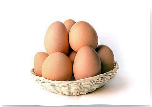 Chicken eggs calcium contribution